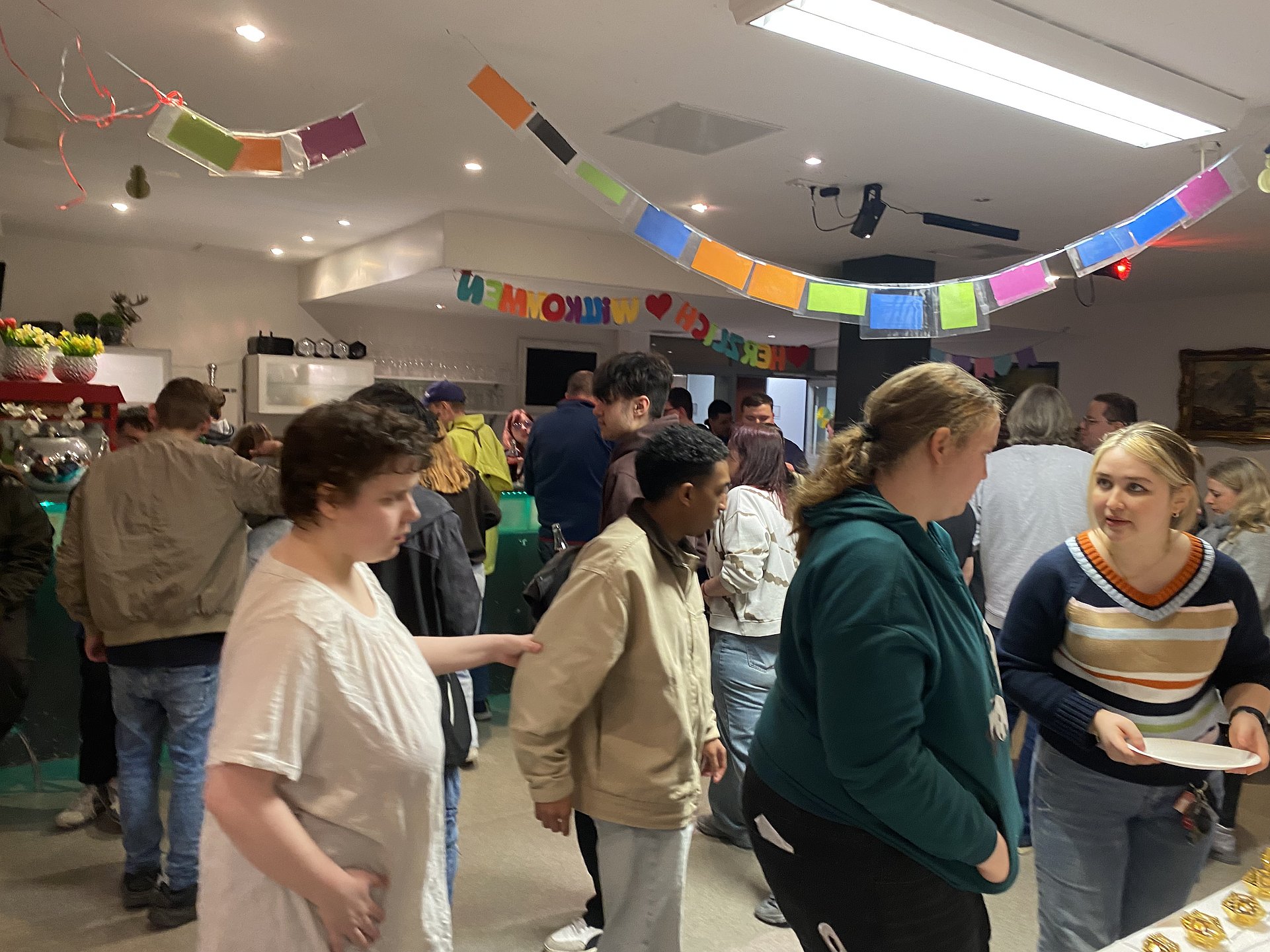 Teilnehmende der Beruflichen Bildung im Cafe Charisma